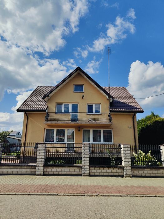 Duży dom 150m2+duża działka 28 arów+3 garaże. Nieruchomość z potencjałem