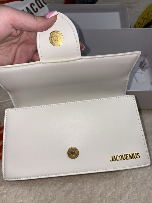 женская сумка Jacquemus Le Bambino белого цвета из гладкой кожи