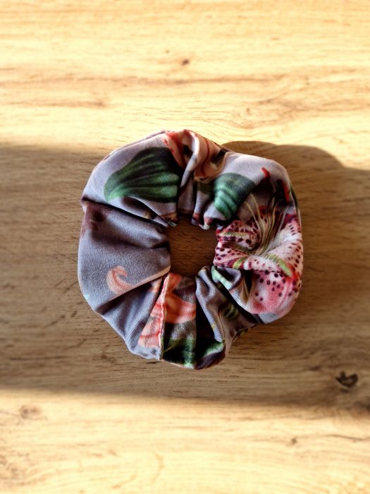 welurowa scrunchie do włosów gumka do włosów handmade prezent