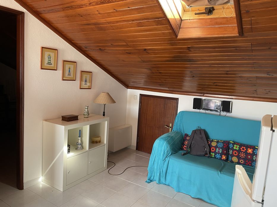 Estudio T1 para maximo de 3 pessoas, mobilado, terraço e vista, na Ericeira
