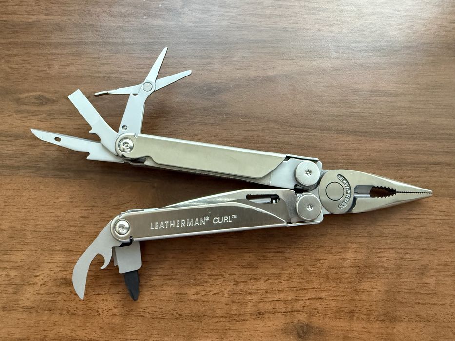 Multitool LEATHERMAN Curl. Nowy
