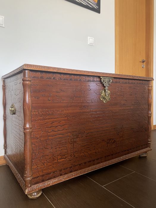 Baú de Madeira Maciça