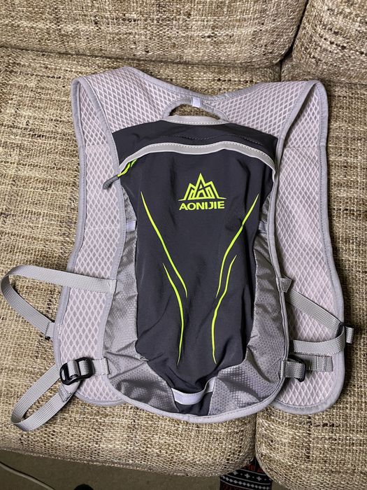 Рюкзак жилетка для бігу гідратор вело