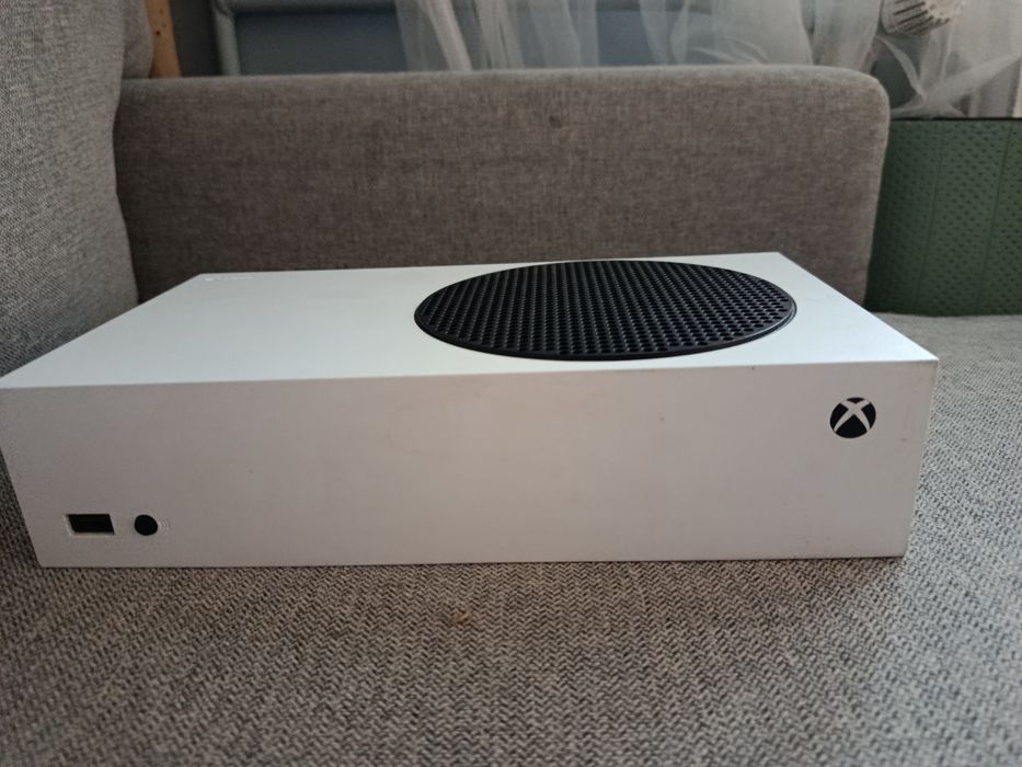 Xbox series s • pad do gry • bateria wieloużytkowa  • case do przedmiotów