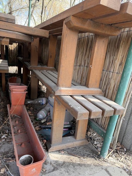 Стіл з дерева, лавка з дерева