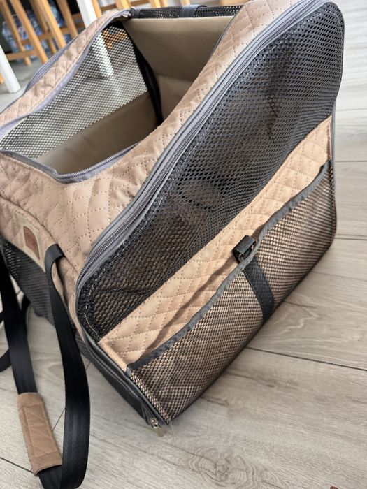 Transporter samochodowy dla psa