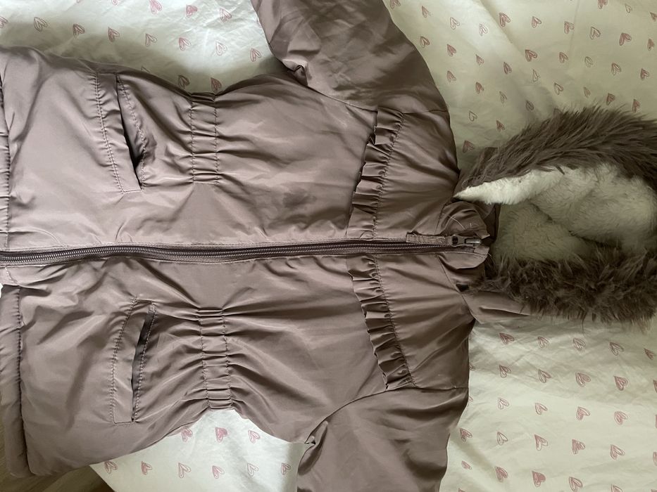 Зимова куртка на дівчинку