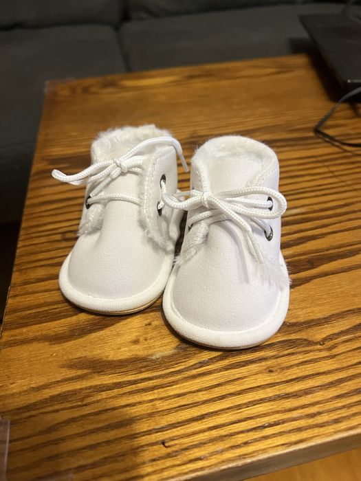 Дитяче взуття 6-9місяців