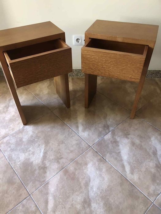 Mesa de apoio ou cabeceira