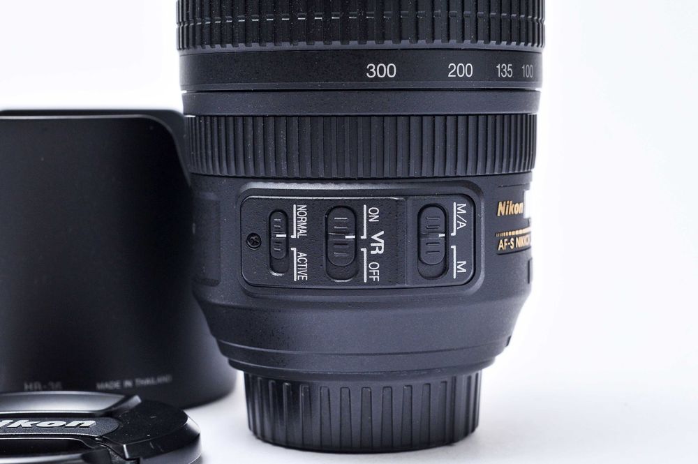 Nikon 70-300 VR 4.5-5.6 ( seminova)