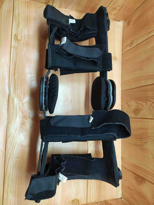 Ортез (тутор) колінного суглоба