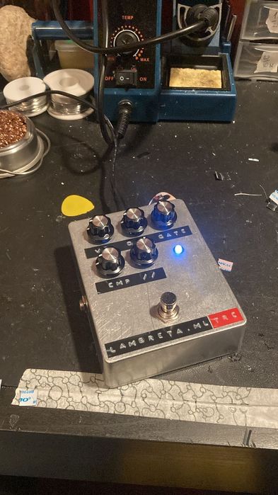 Clone fuzz factory com transistors germanium