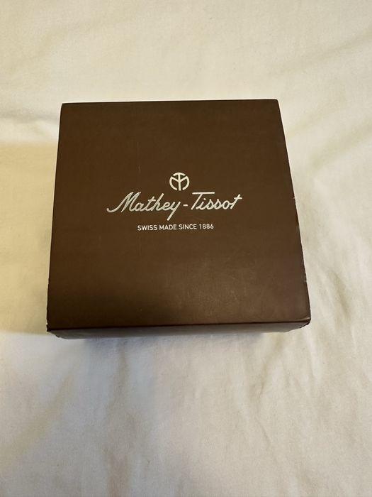 Годинник Mathey-Tissot