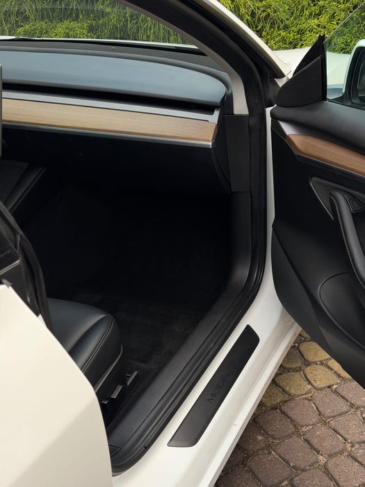 Продається Tesla Model 3