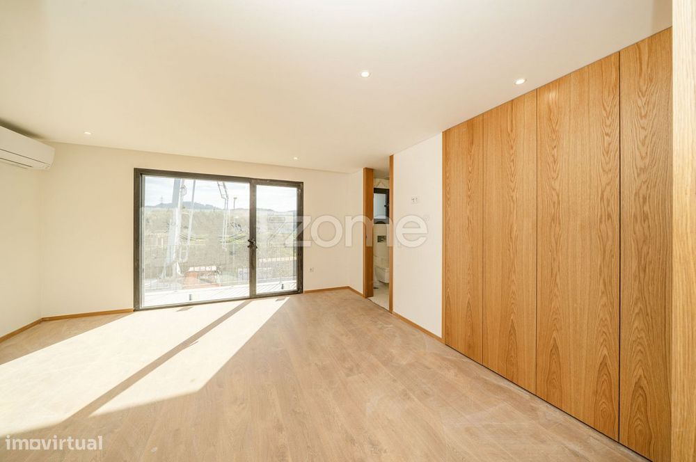 Moradia Gaveto T3 | Construção | Frossos-Braga | Amplo Espaço Exter...
