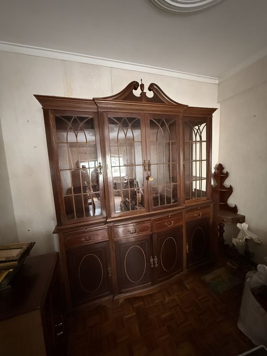 OFEREÇO Móvel / Cristaleira (Condição na descrição)