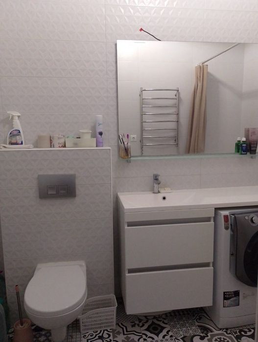 Продам 3-х кім.,новий ремонт,сталінка,центр,набережна,пров.Крупської 4