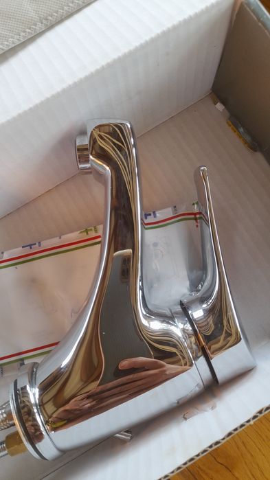 Змішувач для умивальника Remer G11 4 Хром Італія сифон U