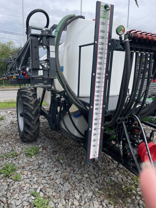 Обприскувач BOGDAN
