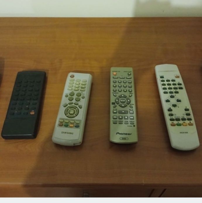 Comandos televisões antigas