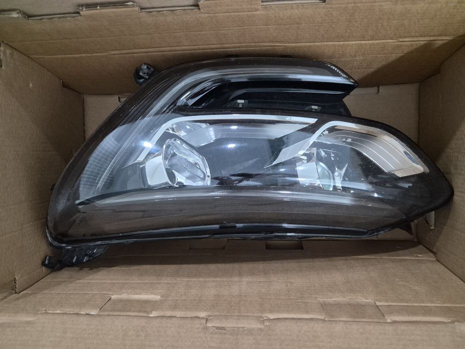 Farol direito renault megane 4