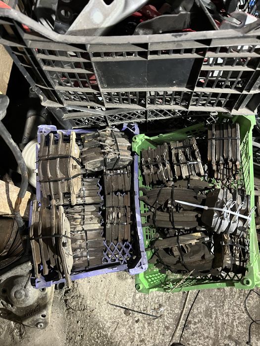 Колодки бу Volkswagen Passat B4/B5 Golf 4 Audi A6C5/A4B5 передні/задні