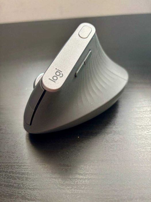 Logitech MX Vertical бездротова миша