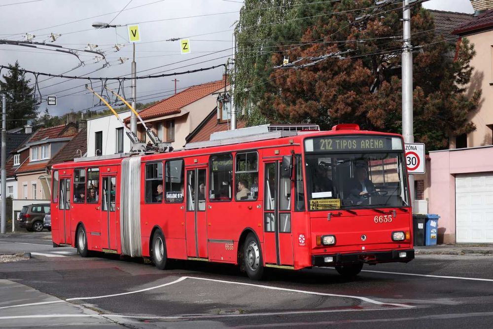 Троллейбус Škoda 15Tr "гармошка", звук, двери, свет, "рога" 45 см, №28