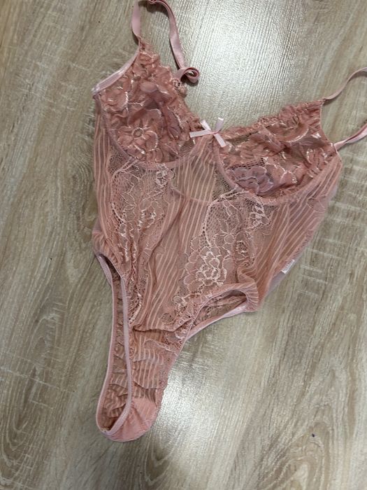 Body koronkowe bluzka