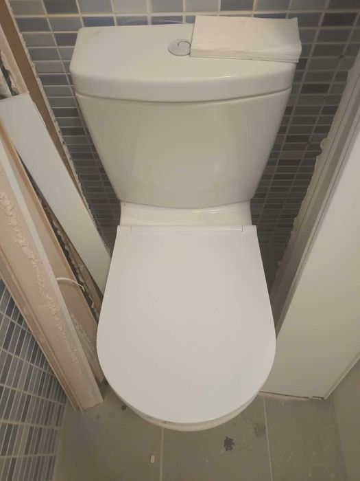 Sanita e lavatório para WC de mobilidade reduzida