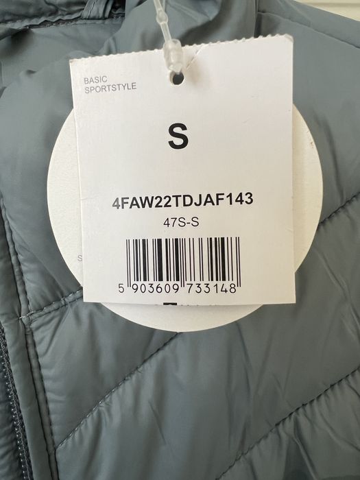 Piękna nowa lekka kurtka 4F rozmiar S