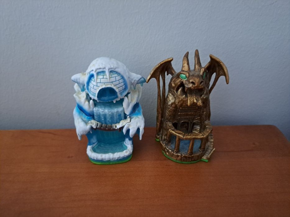 Skylanders bonecos e portais