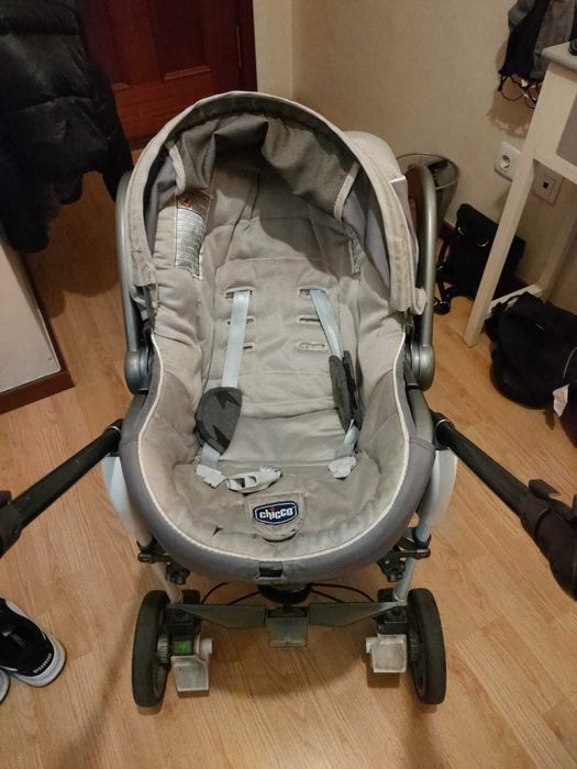 Carrinho de bebé Chico