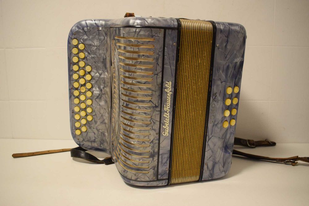 Concertina hohner club IIb Victoria 2 Voz Tonalidade. Do. N 70