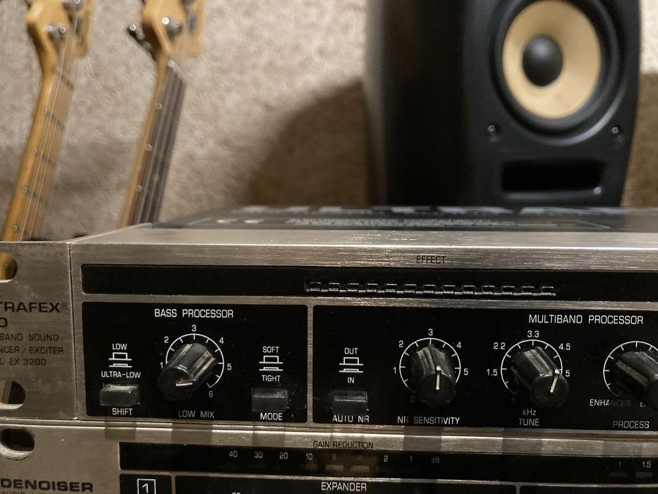 Behringer ultrafex pro model ex 3200