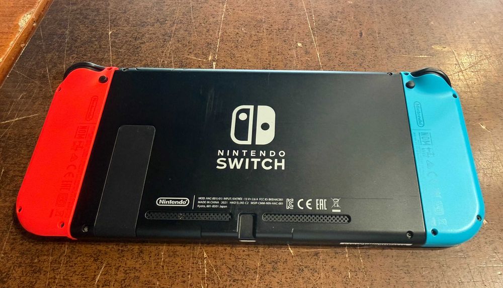Konsola Nintendo Switch v2 HAC-001(-01) + Akcesoria