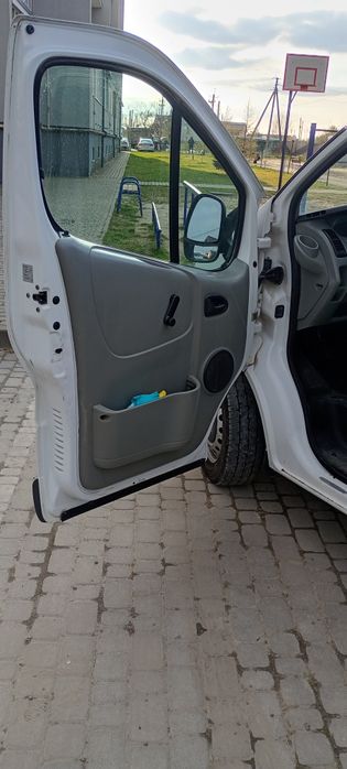 Опель віваро довга база