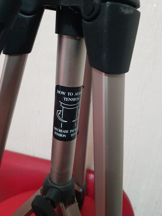 Трипод для фото-,відеокамери  Quantaray  QSX 2001