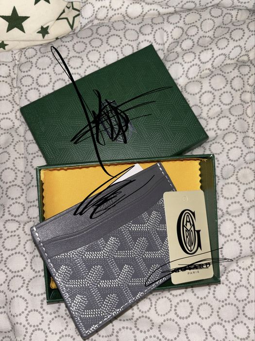 Jakiś cardholder więcej zdjęć pv