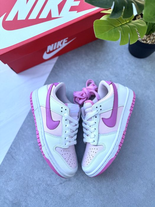 Кросівки Nike Dunk Low Triple Pink , + рожева шнурівка