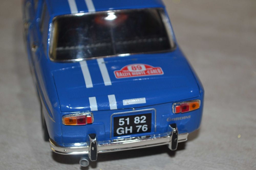 машинка колекційна solido renault 1/18