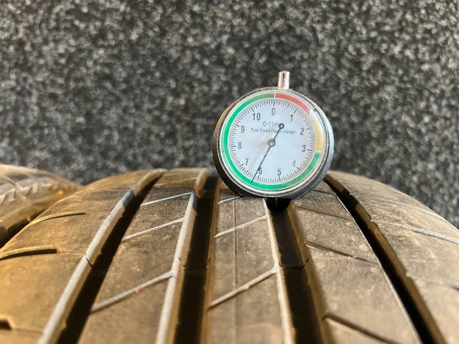 Brigestone 225/40R18 Turanza T005