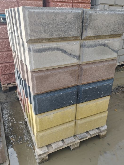 Блоки на паркан, бруківка