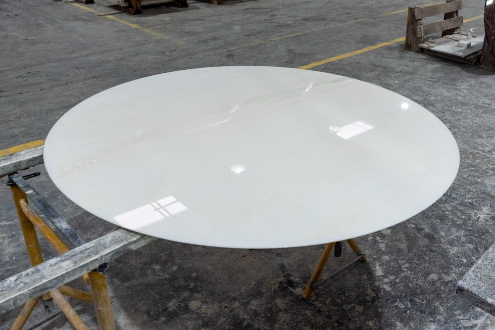 Mesas, tampos e bases em Mármore