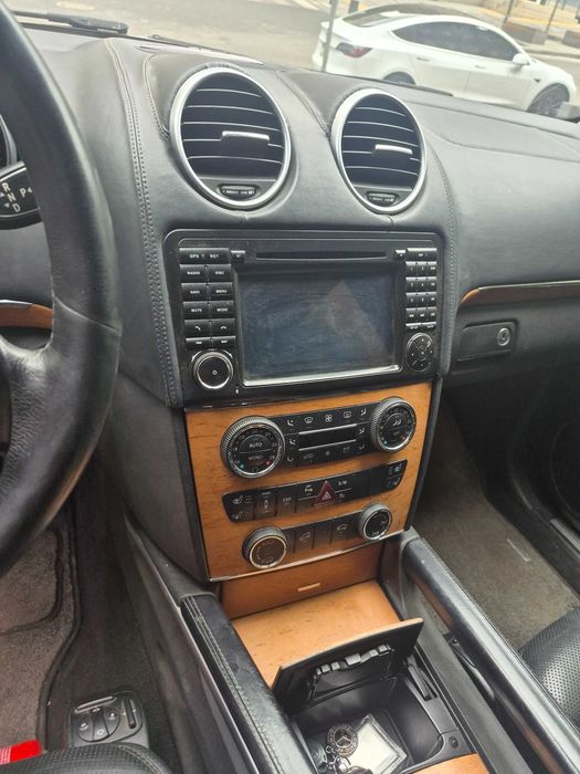 Продам Mercedes-Benz GL-Class 2007