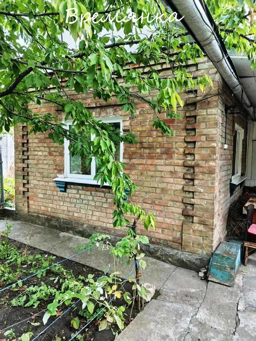 Газифицированные полдома и жилая времянка