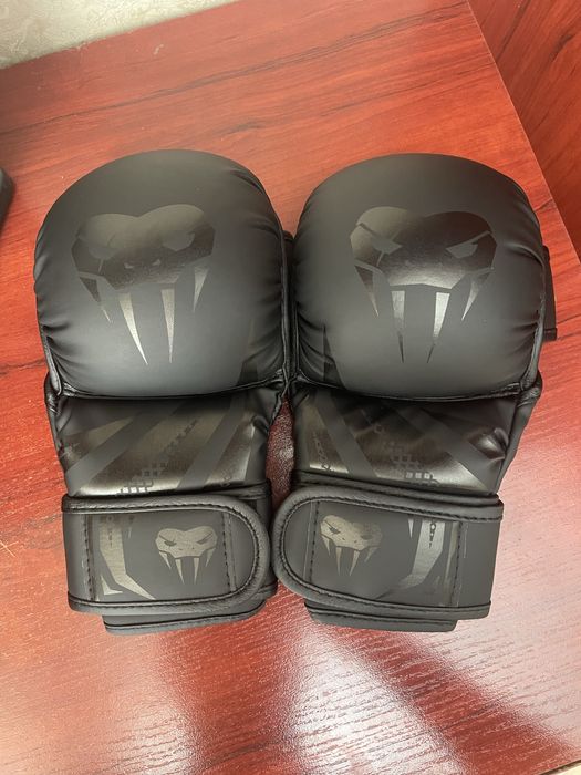 Новые перчатки Venom для мма и других видов единоборств
