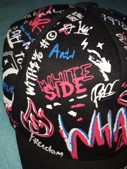 Kolorowa czapka z daszkiem