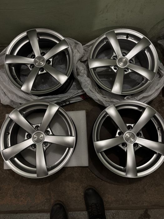 Диски R16 5x112  Racing Wheels (RW)