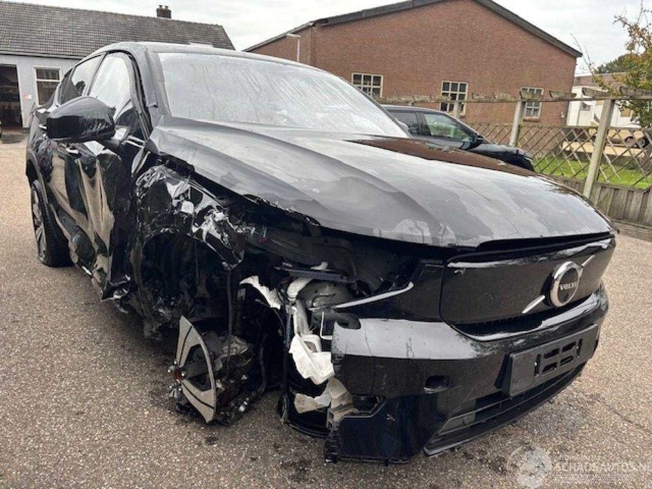 Розборка Volvo C40